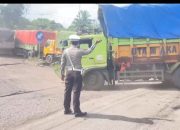 Gerak Cepat Polisi Atasi Kemacetan Akibat Truk Batu Bara Mogok di Simpang Karso